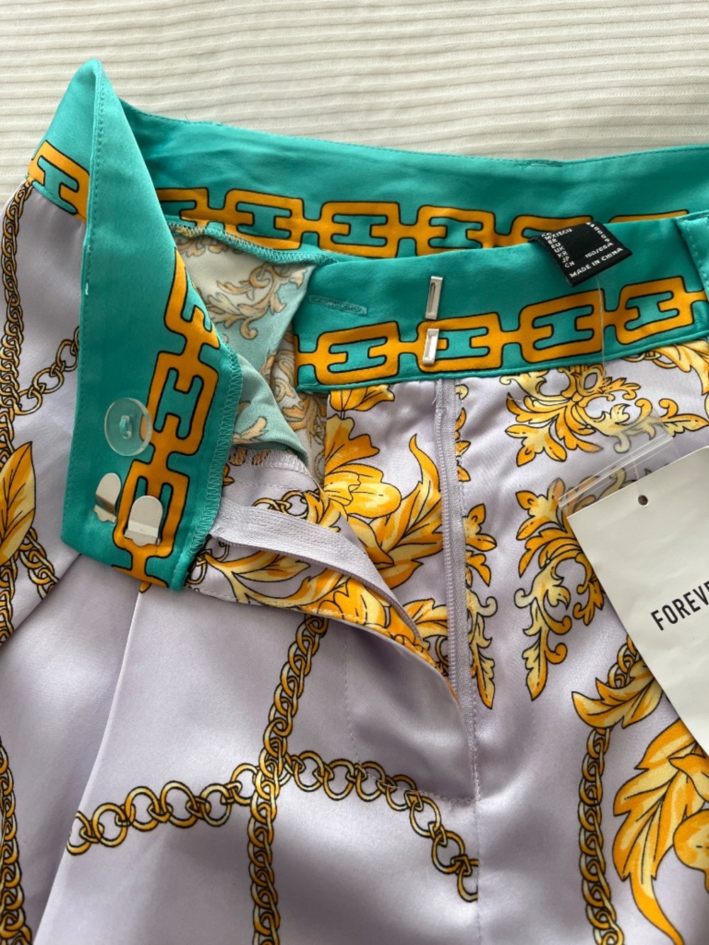 NWT Forever 21 Chain Print Satin Shorts - Picture 4 of 4